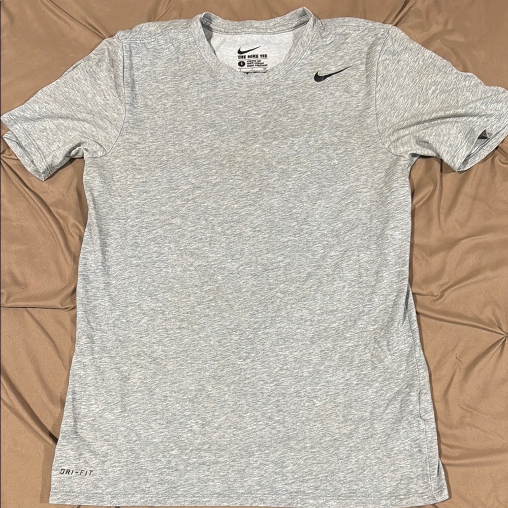 Nike Gray Short Sleeve Tee